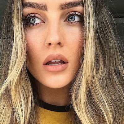 منطوية ولا أعرف كيف أتعامل مع الناس