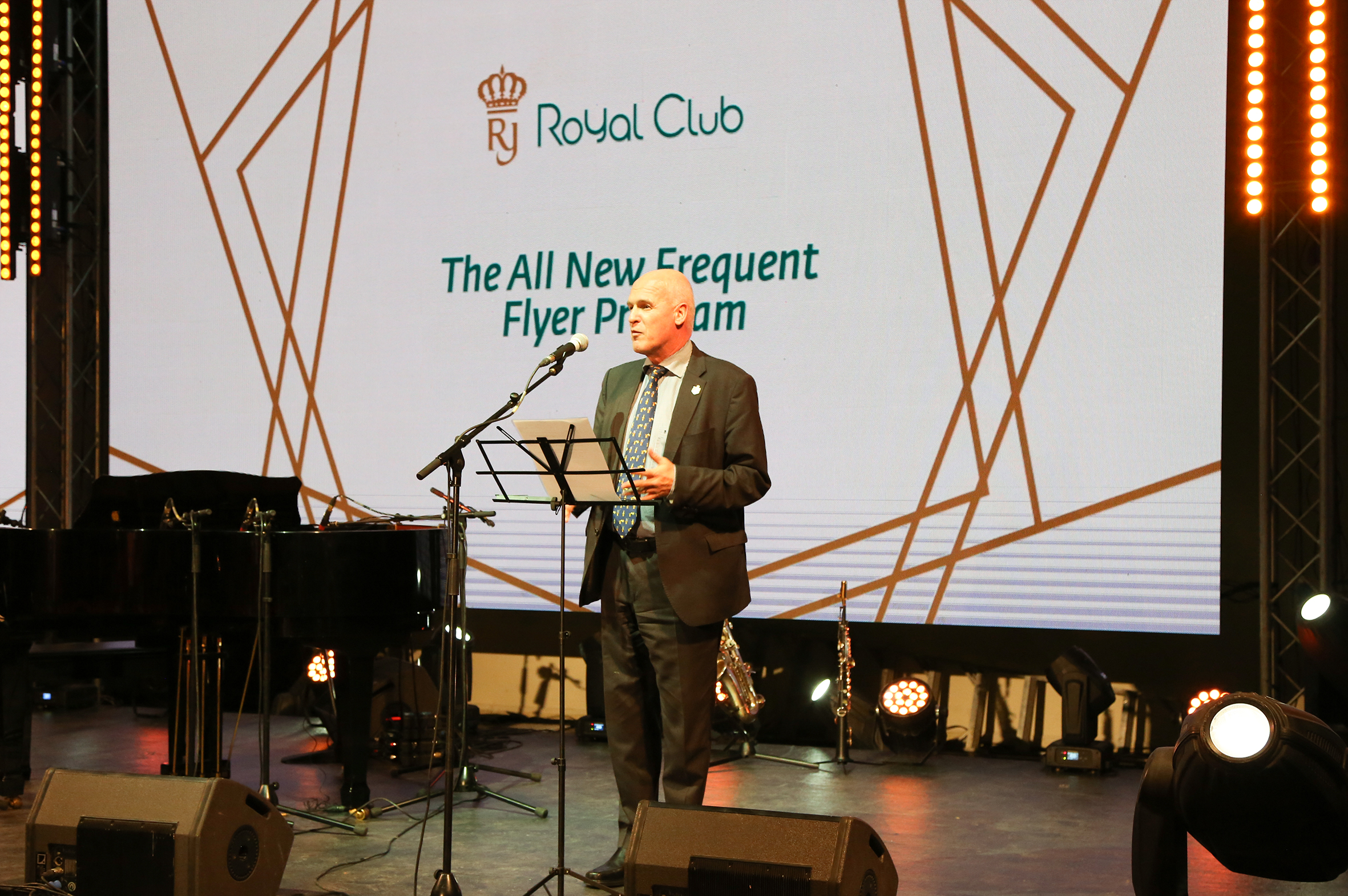 بالصور ..  "رويال كلوب" برنامج المسافر الدائم مع الملكية الأردنية بحُلَّة جديدة  غنية بالمكافآت