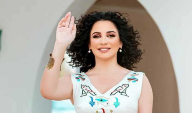 "شتائمكم لن تنال مني" ..  سلاف فواخرجي توجه رسالة لمنتقديها 