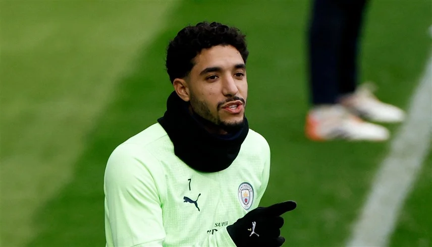 معركة كبرى على مرموش ..  هل ينتقل إلى تشيلسي أم توتنهام؟