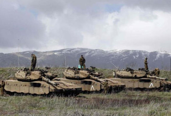 جيش العدو الصهيوني يقصف مواقعا للجيش السوري في الجولان