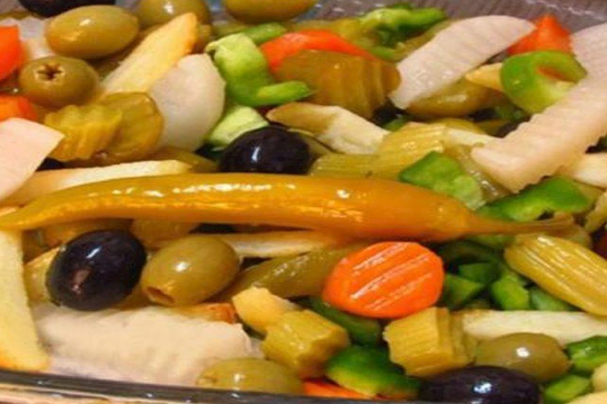 فوائد تناول المخللات قبل الوجبات الدسمة ..  هل يقلل السكري؟