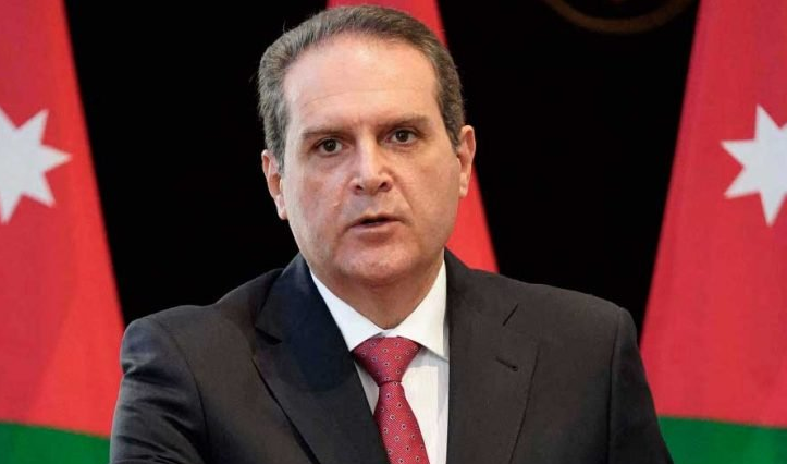 10 ملايين لقاح في الطريق و همسات بنظام "هجين وبديل"… ما الذي يجري في وزارة الصحة؟