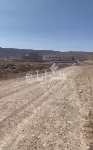 بالفيديو  .. أهالي "حي البقعة الجنوبي" في البترا يشتكون ضعف الخدمات وغياب المياه والطرق المعبدة