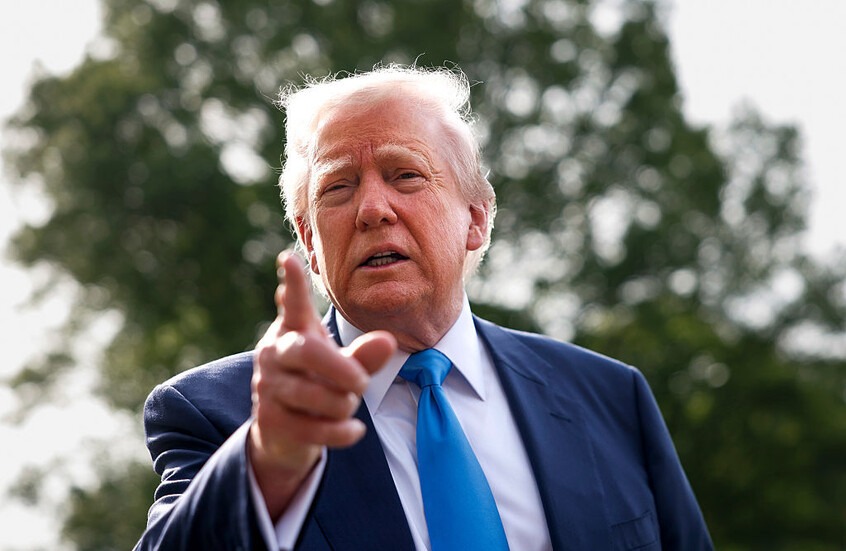 ترامب يحذر إيران من “عواقب عدم إبرام اتفاق”