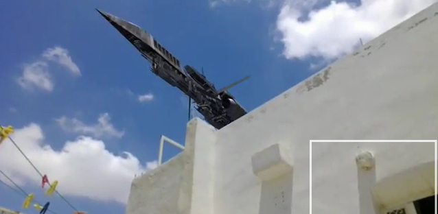 بالفيديو  ..  ظهور طائرة غريبة في سماء عمان