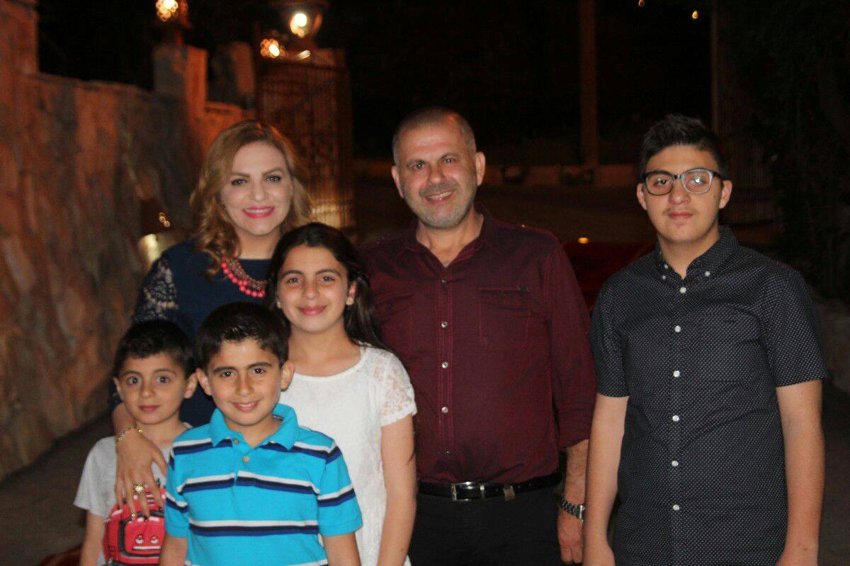 بالصور  ..  حفل عشاء في منزل يوسف المخامرة لحصوله على الدكتوراة 
