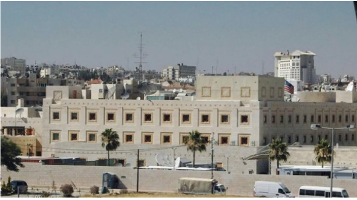  السفارة الأمريكية للاردنيين : مؤشرات على استمرار تحليق صواريخ ومسيرات فوق الأجواء الأردنية