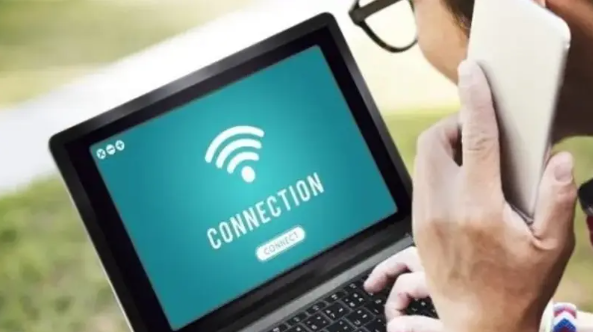 ما مستوى رضا عملاء الإنترنت الثابت في مصر عن الخدمة ؟