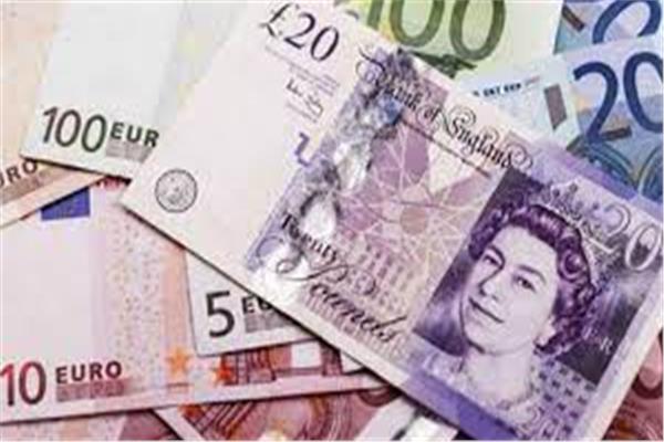 انخفاض اليورو والاسترليني مع عودة مخاوف رفع أسعار الفائدة