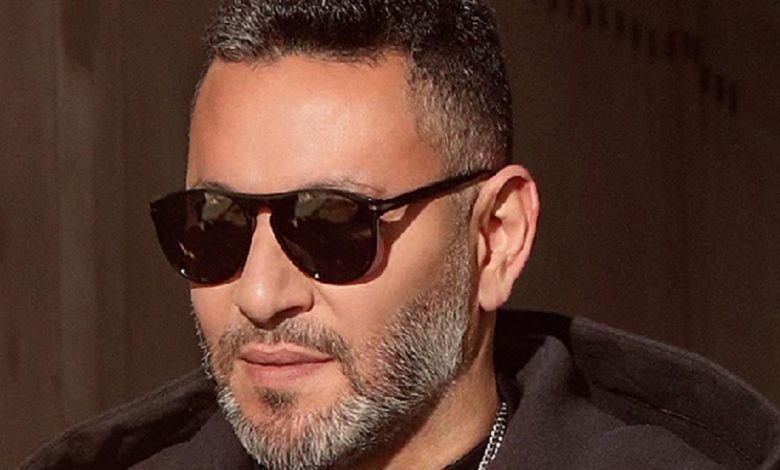 زياد برجي ينهار في عزاء شقيقه ..  ونجوم الفن يواسونه