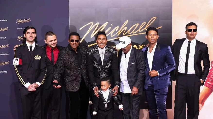 ماذا تفعل عائلة مايكل جاكسون في برلين؟  