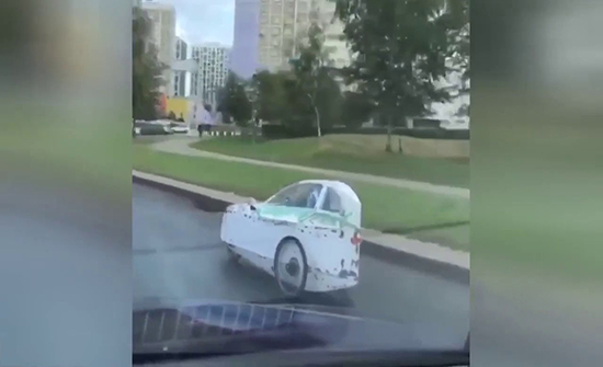 بالفيديو: السيارة الثلاثية لتفادي الاختناقات المرورية في موسكو