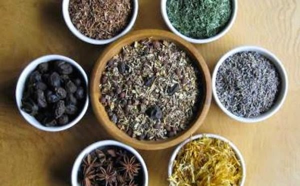 حلول منزلية لعلاج عسر الهضم