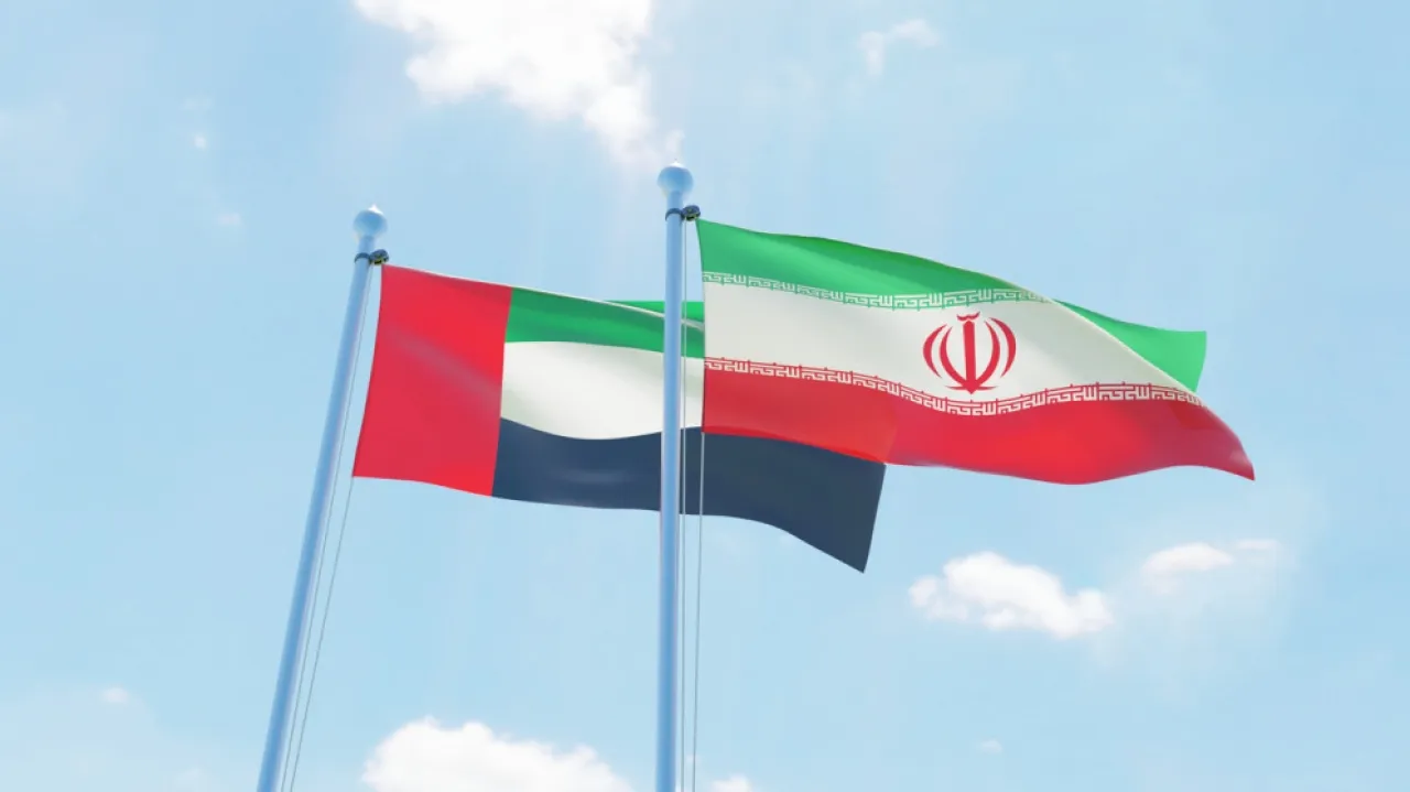 رويترز : الامارات تفرج عن اموال ايرانية مقابل وقف هجمات طهران