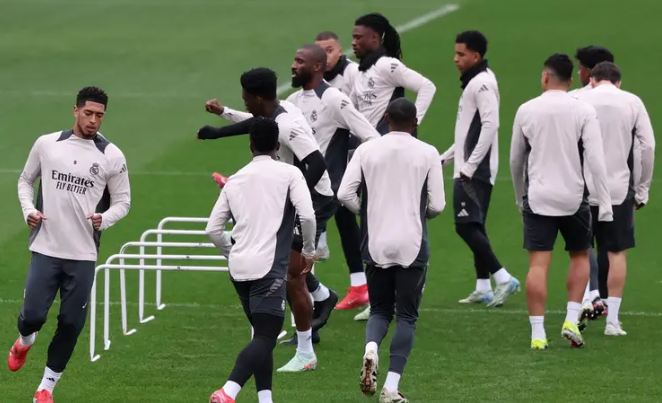 التوتر يزداد ..  شجار بين ثنائي ريال مدريد في التدريبات