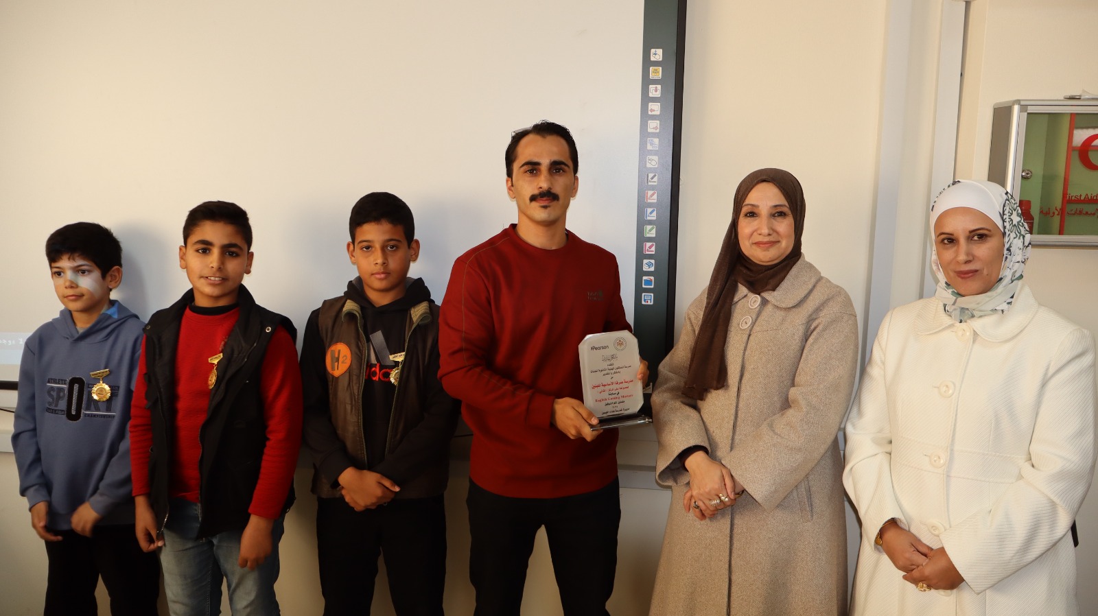 بني عطية ترعى حفل تكريم الطلبة الفائزين في مسابقة English Gaming Masters  في تربية القصر