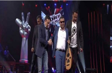 العراقي نزار كاظم يأسر قلوب الجماهير ويغادر “ذا فويس″ فهل يحصل على استثناء ليعود؟