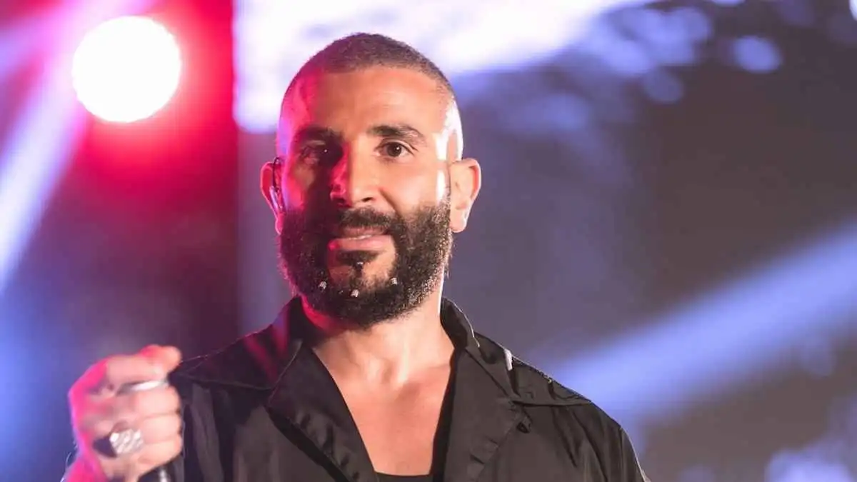  أحمد سعد يحلق شعره "استرضاء" للجمهور  