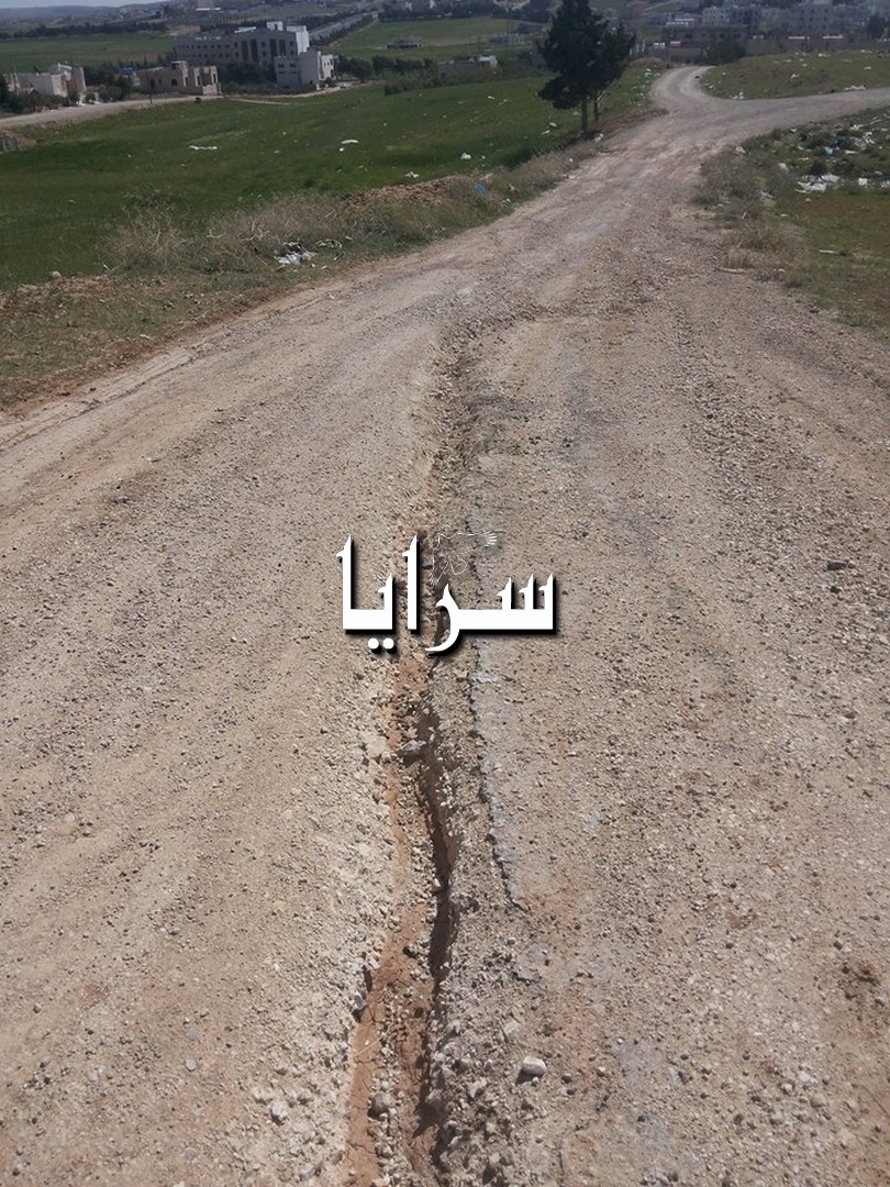 بالصور  ..  شوارع بالكرك تستغيث ولا مجيب 