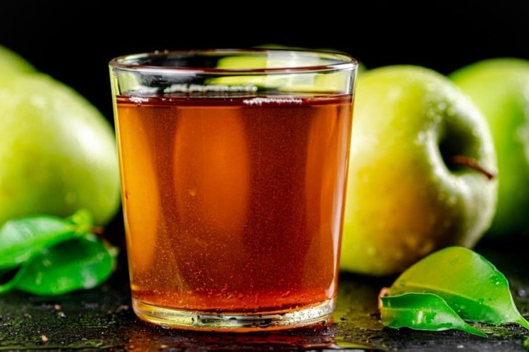 عصير التفاح الفريش