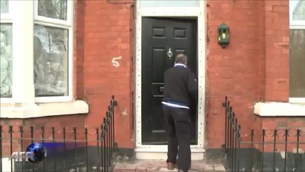 فيديو: سائق سيارة أجرة يشتري منزلا في بريطانيا بـ جنيه استرليني واحد