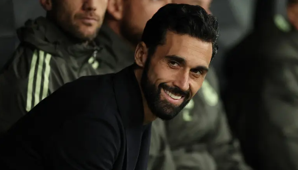 "أسألوا برشلونة" ..  أربيلوا يسخر من فليك بعد رباعية أتلتيكو مدريد