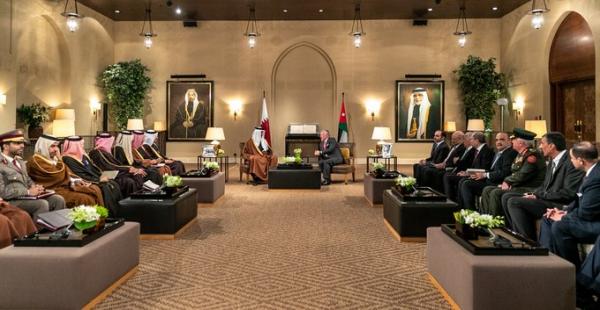الملك وأمير قطر يؤكدان أهمية تفعيل اللجنة العليا الأردنية القطرية