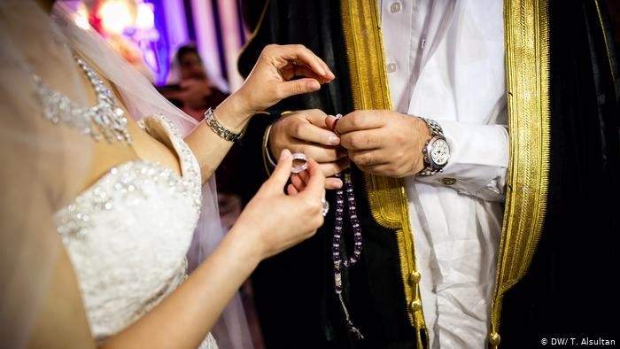ممثلة كويتية تتزوج فجأةً بحفل زفاف تميّز بالثراء الفاحش- بالفيديو