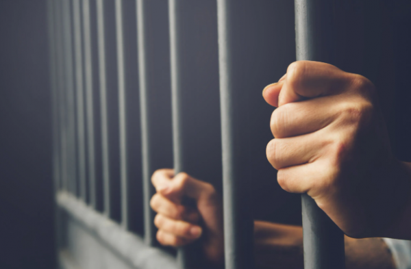 سجن أُم أسترالية زعمت إصابة طفلها بالسرطان لتعيش «حياة باذخة» بالتبرعات