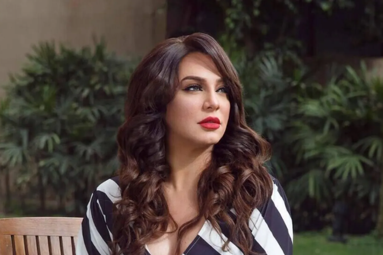 سلاف فواخرجي تنتقد تكرار الشائعات المنسوبة إليها : كفى فوضى وتلفيقا