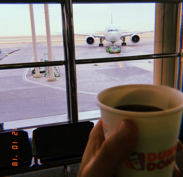 بالصور  ..  فلسطيني يُفجر مشاعر و تعاطف آلاف السعوديين بطريقة وداعه المحزنة  ..  "تفاصيل"