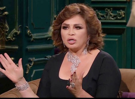 إلهام شاهين ترد على اتهاماتها بإفشال زواج أختها من عمرو دياب 