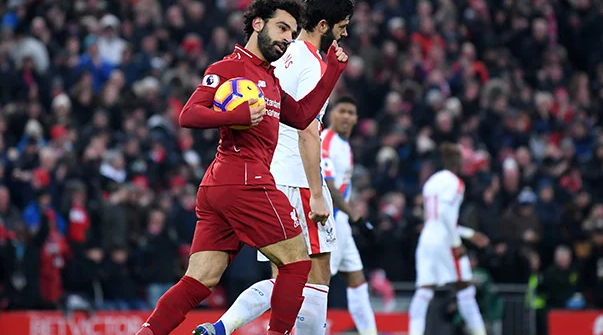 محمد صلاح ينفرد برقم مميز ويتصدر قائمة الهدافين