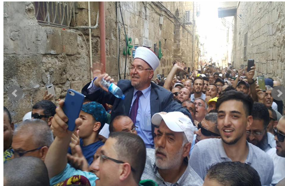 القائم بأعمال قاضي القضاة في القدس يحيل نفسه على التقاعد