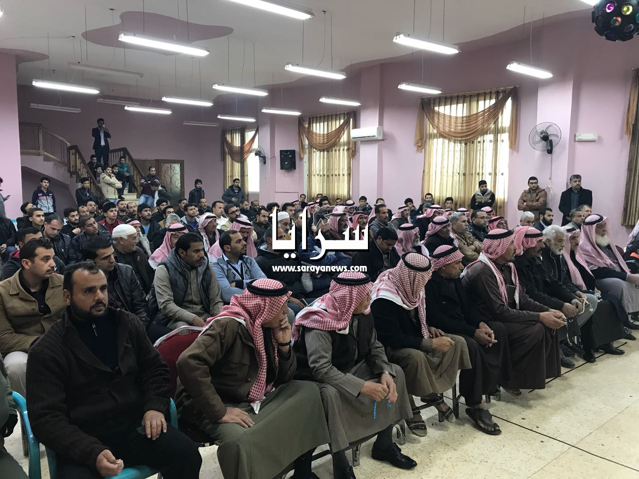 بالصور ..  اجتماع حاشد لابناء المفرق للمطالبة بتشغيلهم بمخيم الزعتري ..  ويؤكدون:نحن اولى من غيرنا