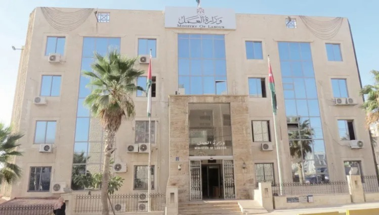 تباين في الالتزام بتطبيق الحد الأدنى للأجور
