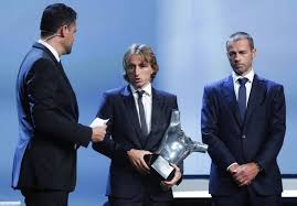 رئيس ريال مدريد متهم بالتلاعب في قائمة المرشحين للكرة الذهبية 
