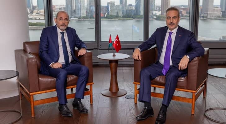 الصفدي يبحث مع نظيره التركي الأوضاع الإقليمية والتطورات في الأراضي الفلسطينية المحتلة