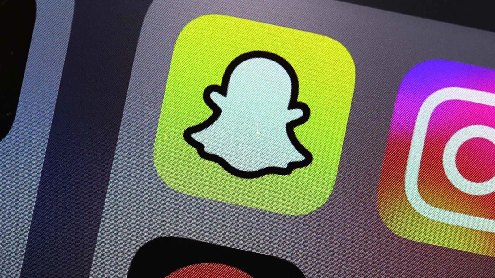 بعد تسجيل ترليون ذكرى ..  "سناب شات" تتيح التخزين المدفوع للذكريات