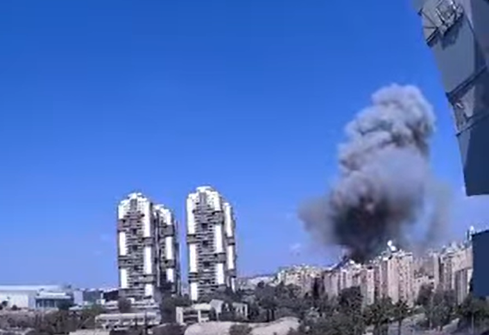 ارتفاع عدد المصابين في بئر السبع إلى 17 جراء سقوط صاروخ إيراني