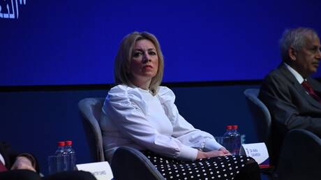 زاخاروفا ردا على ماكرون: شويغو تحدث مع نظيره الفرنسي بشكل "ملائم وفي الصميم