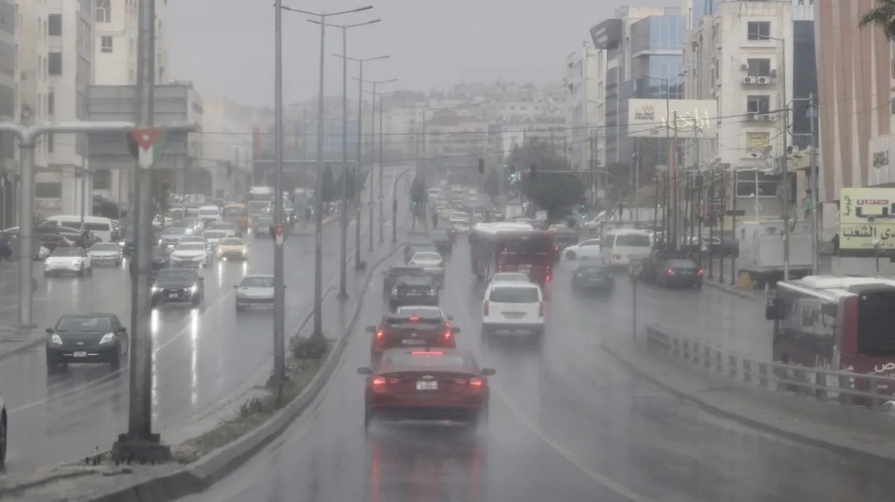     من الأردن إلى الخليج والمغرب العربي ..  أمطار رعدية متوقعة في 13 دولة حتى نهاية الأسبوع 