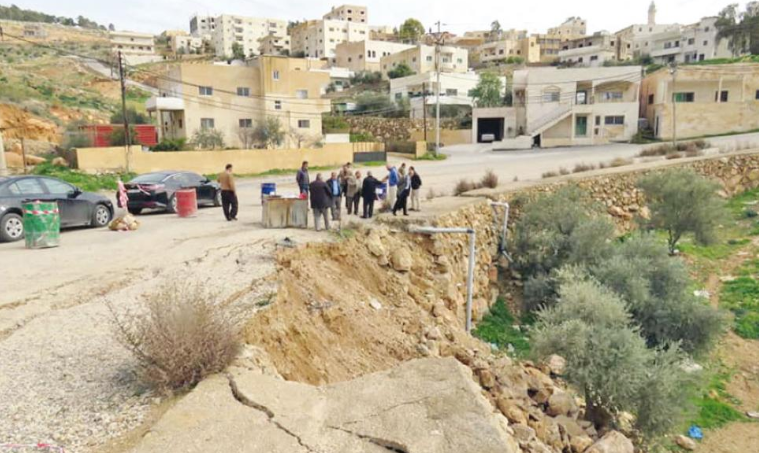 جرش :مطالبات بإعادة بناء جدار استنادي انهار الأسبوع الماضي بسبب المنخفض الجوي