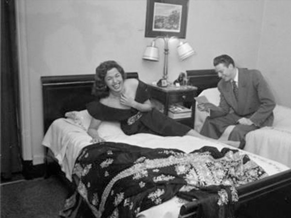 10 رجال اعتنقوا الإسلام للزواج من ممثلات مصريات: «الحب مثل الموت وعد لا يرد ولا يزول»