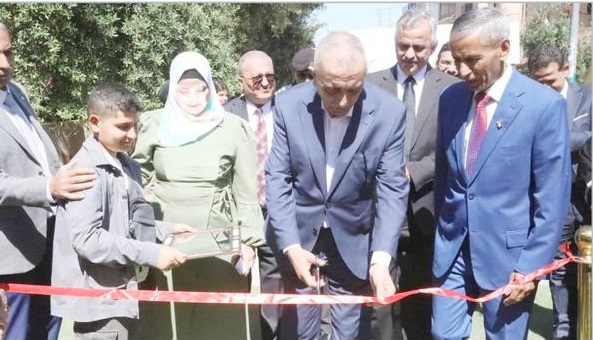 وزير الثقافة يفتتح بازار الخضر في ماحص