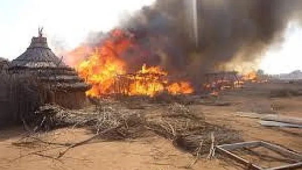حريق هائل يلتهم عشرات المنازل في السودان