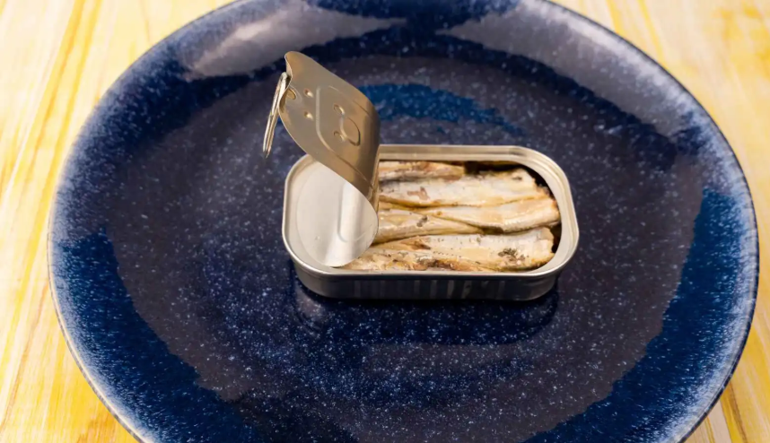 6 أطعمة تتفوق على السردين في محتواها من فيتامين "د" 