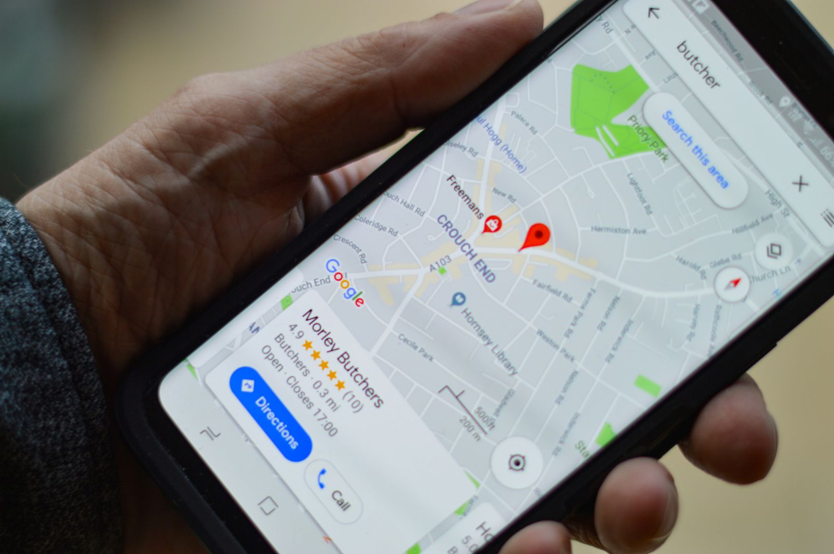 جوجل تتجه لإضافة ميزة طلب الطعام داخل خرائطها قريباً