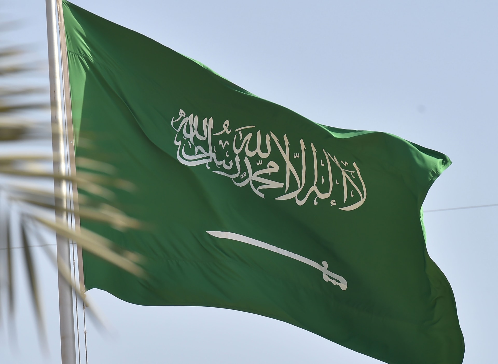 السعودية  ..  القبض على 4 أشخاص لسرقتهم كيابل نحاسية